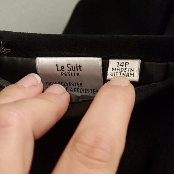 Le Suit Petite sz. 14P Ruffle Skirt Suit Set - Picture 7 of 7